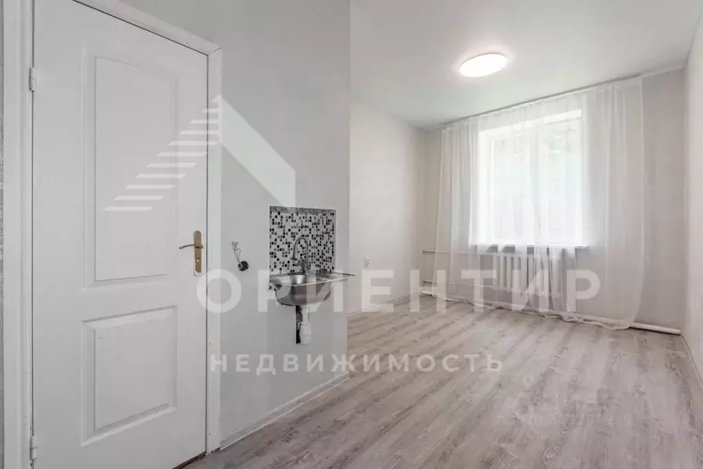 Комната Свердловская область, Екатеринбург Комсомольский жилрайон, ул. ... - Фото 0
