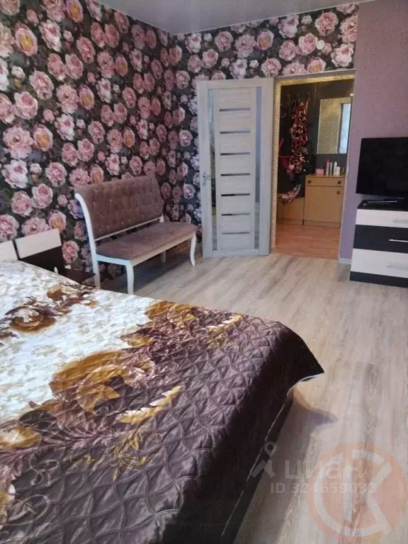 Дом в Крым, Черноморский район, Медведевское с/пос, с. Медведево ул. ... - Фото 2