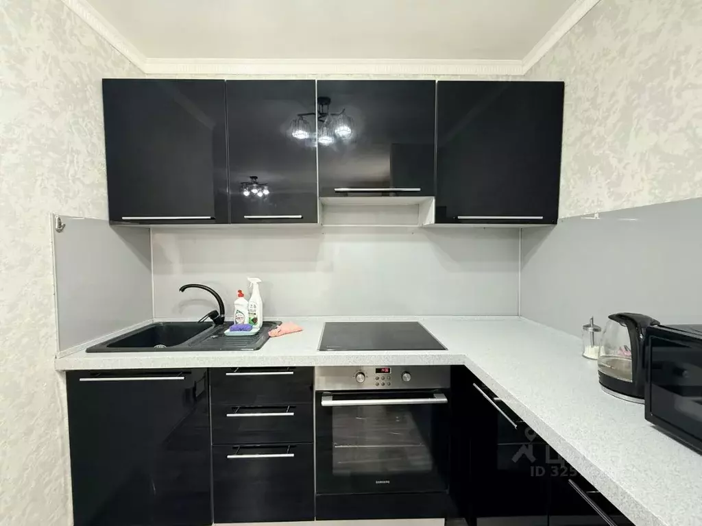 2-к кв. Сахалинская область, Южно-Сахалинск просп. Мира, 163 (48.0 м) - Фото 1