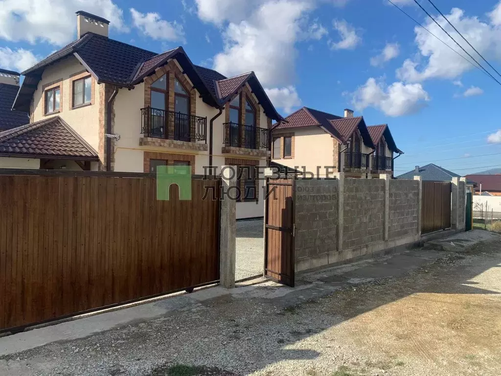 Дом в Краснодарский край, Геленджик городской округ, с. Марьина Роща ... - Фото 1