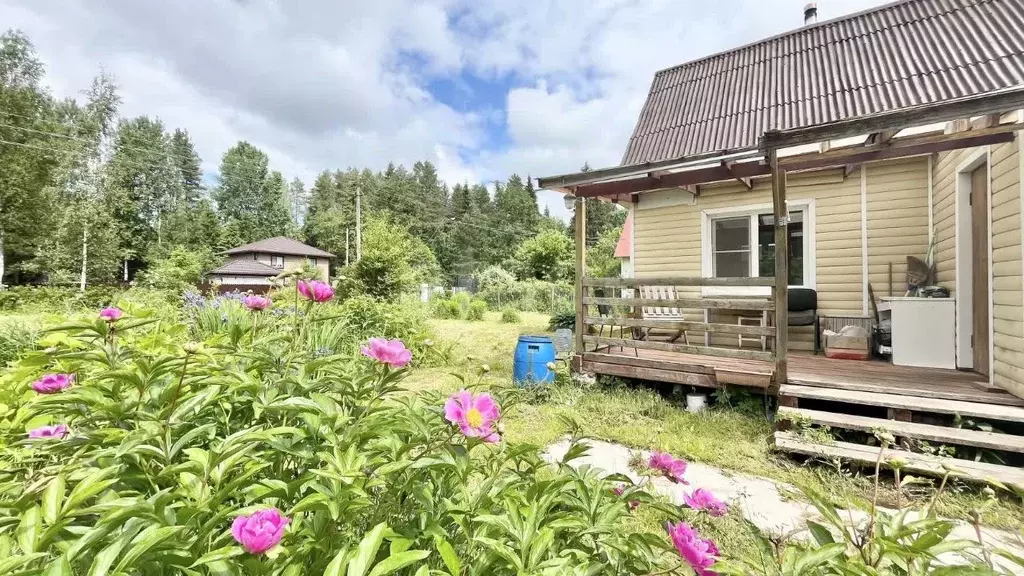 Дом в Ленинградская область, Киришский район, Будогощское городское ... - Фото 0