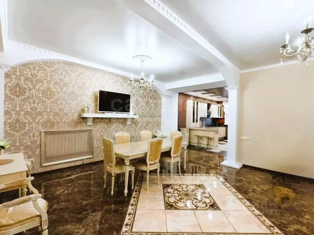 Дом в Оренбургская область, Оренбург Красногорская ул., 195/1 (205 м) - Фото 1