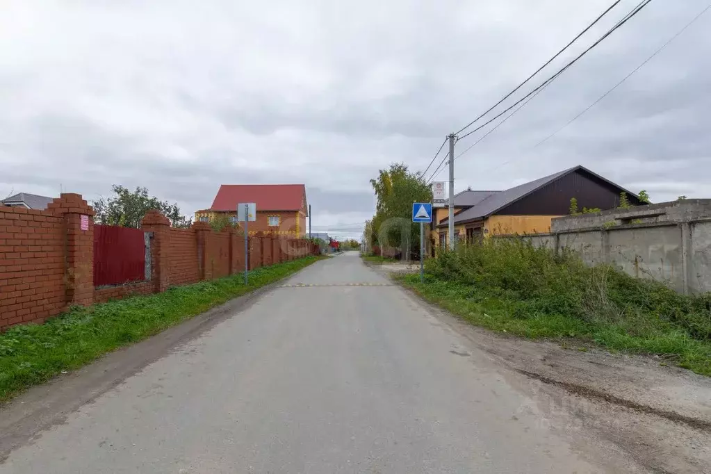 Участок в Тюменская область, Тюменский муниципальный округ, с. Яр ул. ... - Фото 1