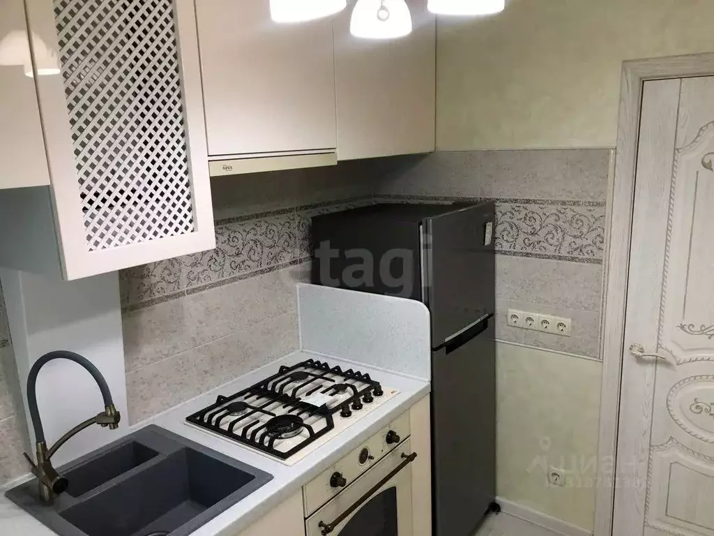 2-к кв. Крым, Симферополь ул. Троллейбусная (45.0 м) - Фото 1