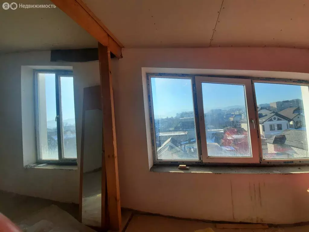 3-комнатная квартира: Нальчик, улица Маяковского, 70 (96 м) - Фото 0