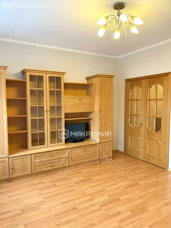 3-комнатная квартира: городской посёлок Кузьмоловский, Заозёрная ... - Фото 1