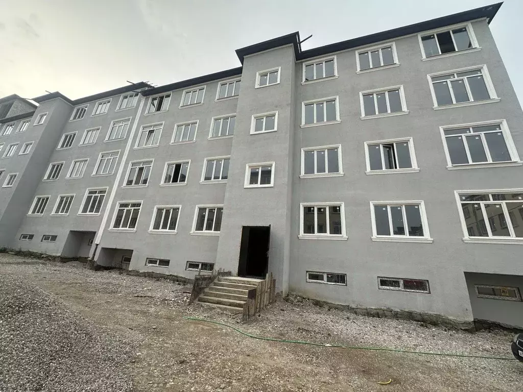 2-к кв. Кабардино-Балкария, Нальчик ул. Солнечная, 129 (68.7 м) - Фото 0