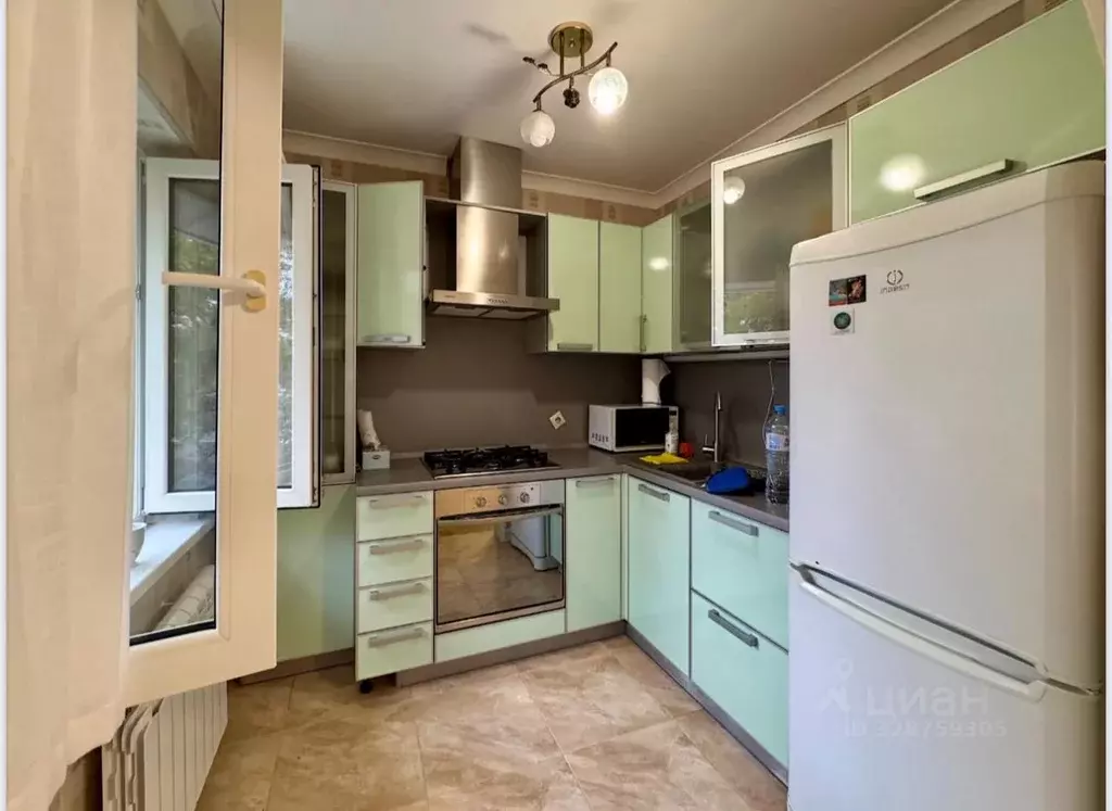 2-к кв. Краснодарский край, Сочи Центральный мкр, ул. Островского, 37 ... - Фото 2