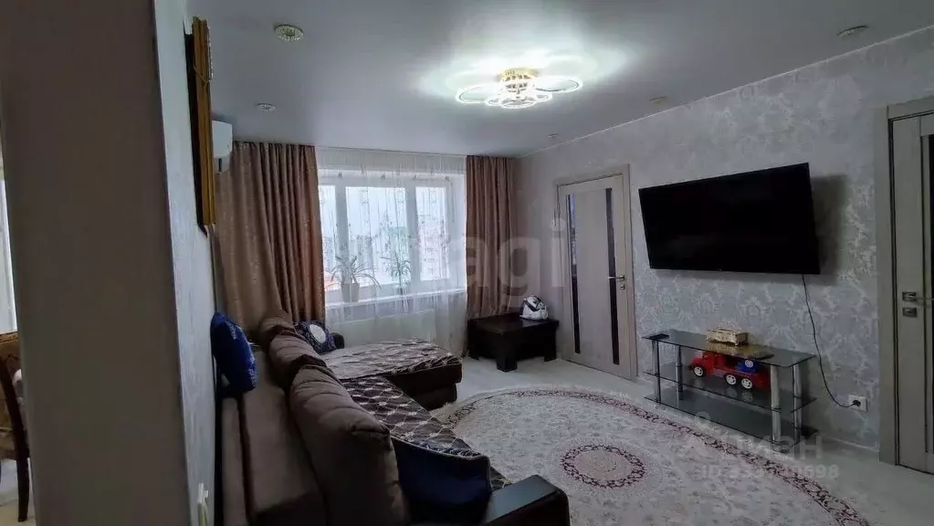 3-к кв. Тюменская область, Тюмень ул. Федюнинского, 58к2 (56.0 м) - Фото 1