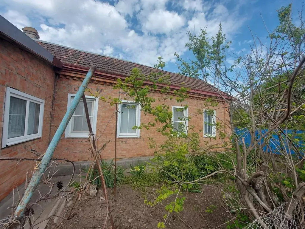 Дом в Ставропольский край, Красногвардейский муниципальный округ, с. ... - Фото 0