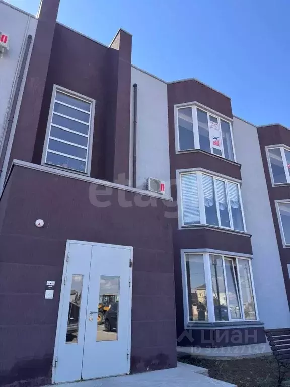 Студия Крым, Сакский район, с. Штормовое ул. 60 лет Октября (33.9 м) - Фото 1