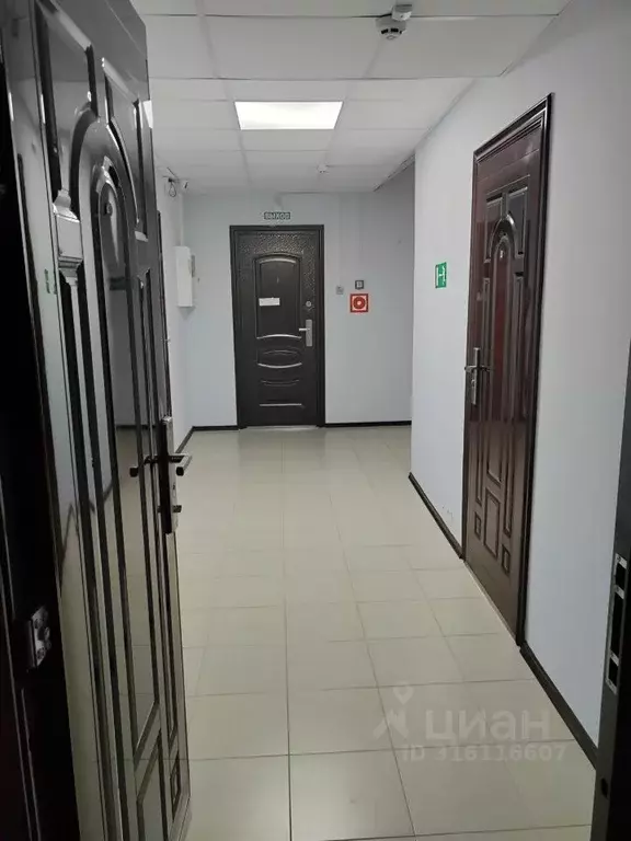 Помещение свободного назначения в Краснодарский край, Ейск ул. ... - Фото 0