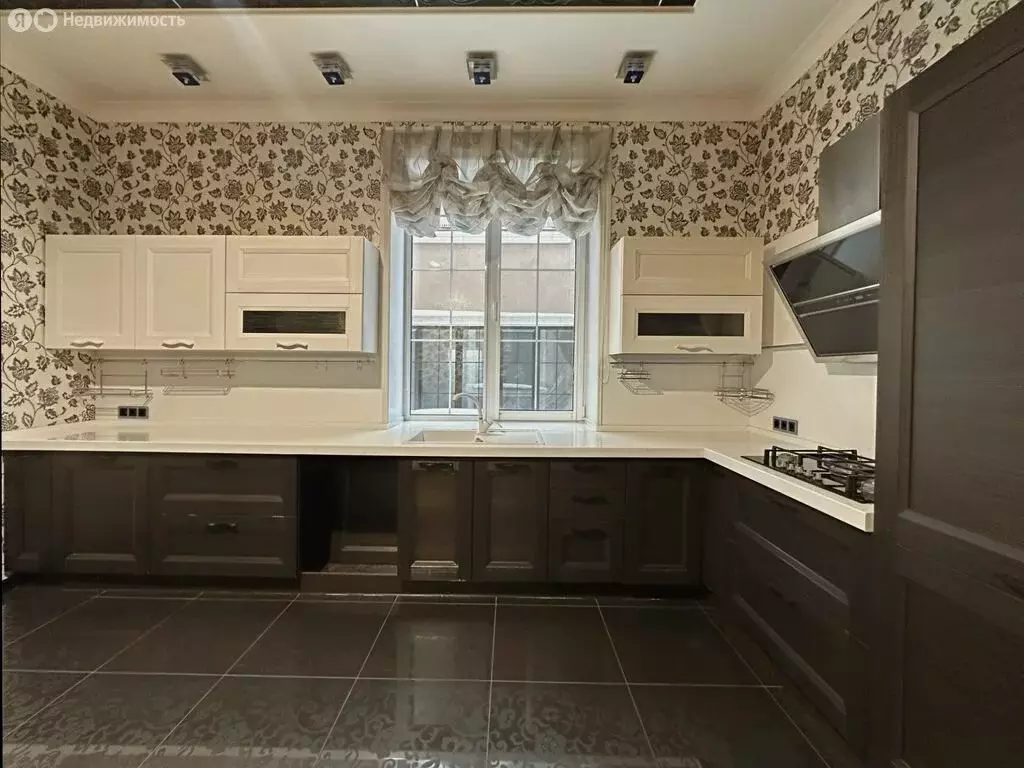 Дом в Оренбург, микрорайон Ростоши, Лазурная улица, 32 (659.8 м) - Фото 1