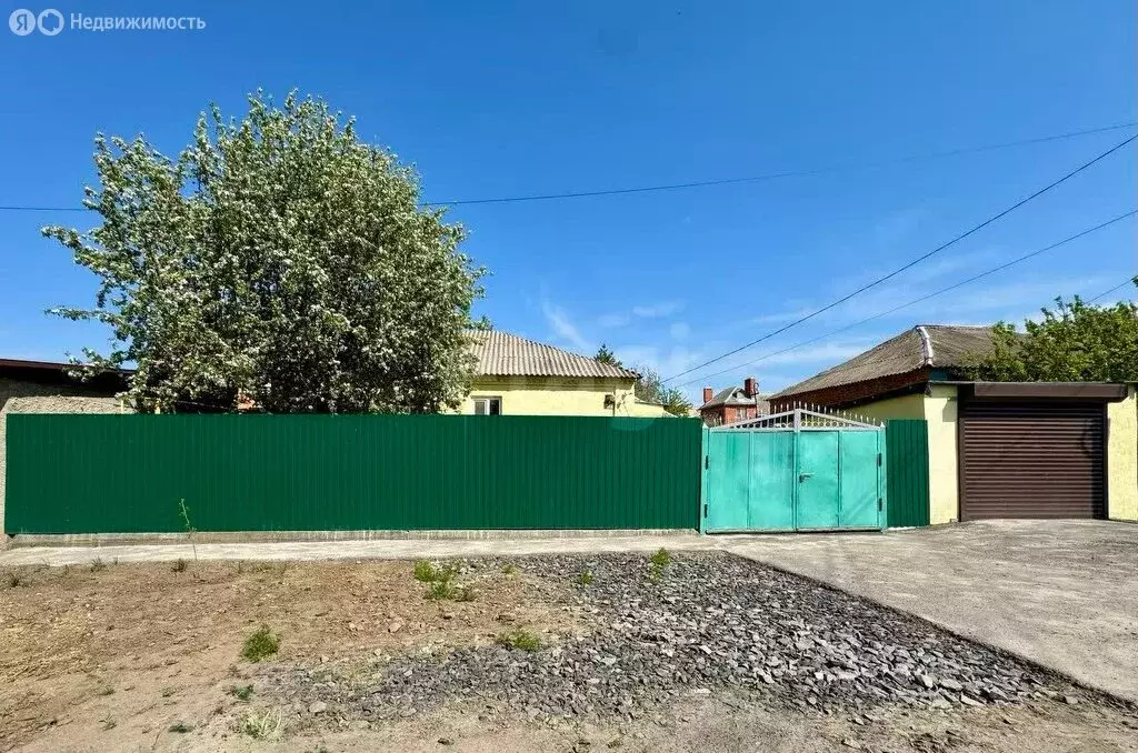 Дом в Новочеркасск, улица Толбухина (92 м) - Фото 1