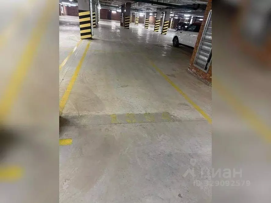 Гараж в Ханты-Мансийский АО, Сургут ул. Мелик-Карамова, 4 (15 м) - Фото 1