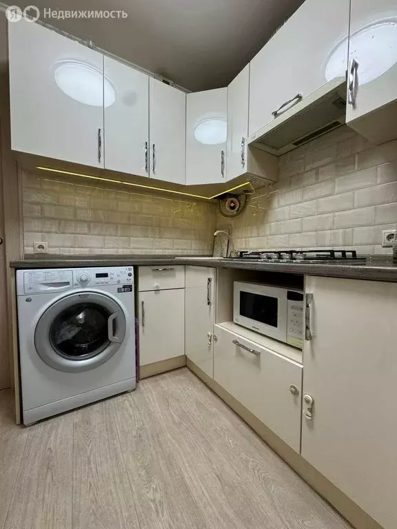 2-комнатная квартира: Астрахань, улица Софьи Перовской, 77к1 (43.7 м) - Фото 1