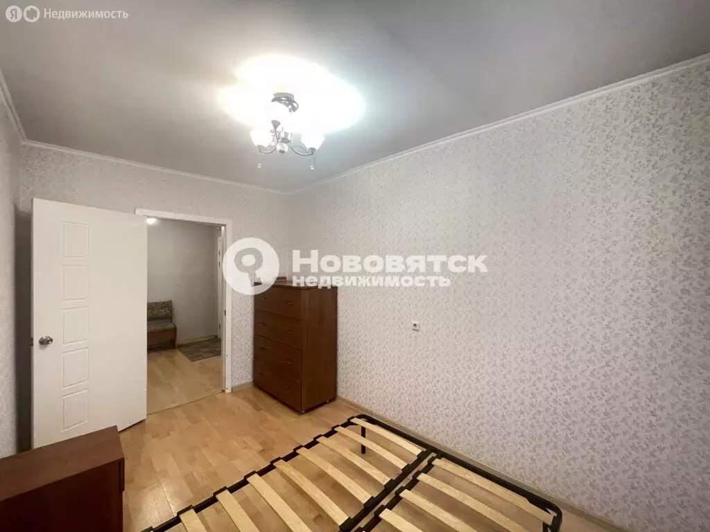 3-комнатная квартира: Киров, Нововятский район, улица МОПРа, 1А (70.8 ... - Фото 0