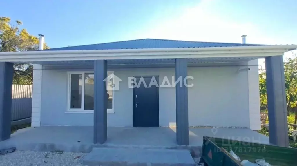 Дом в Крым, Симферополь ул. 41-я Коллективных Садов (100 м) - Фото 1