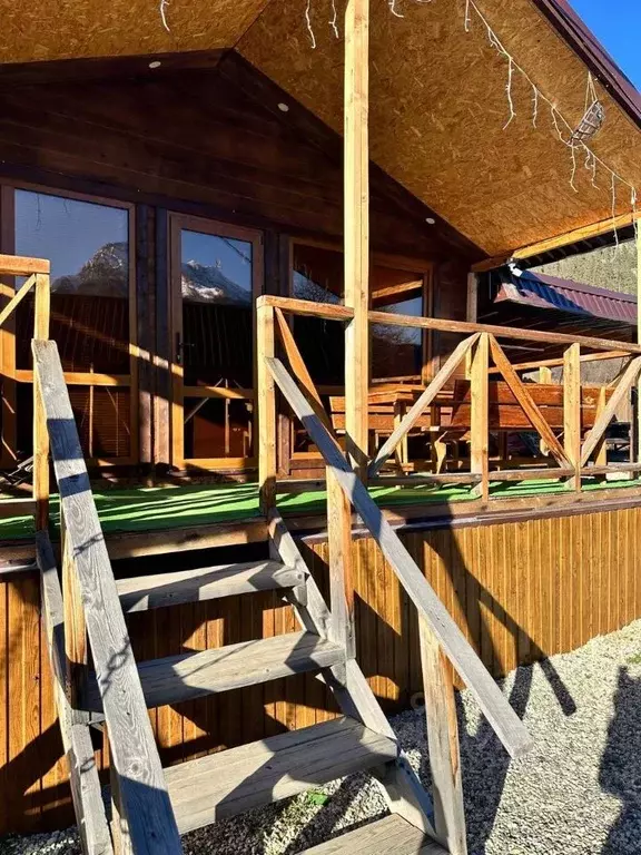 Дом в Карачаево-Черкесия, Зеленчукский район, с. Архыз ул. Хубиева, 25 ... - Фото 1