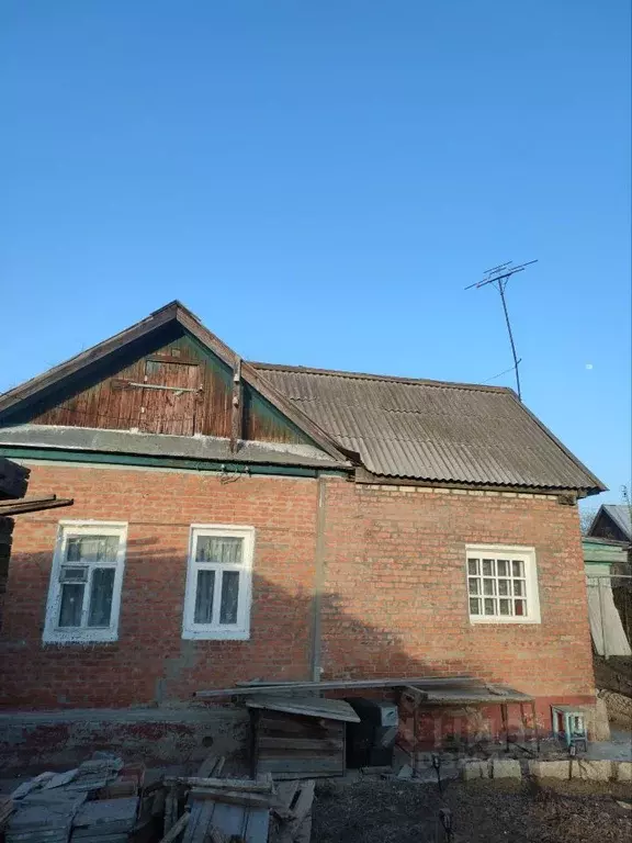 Дом в Саратовская область, Энгельс Лесопильная ул., 96 (50 м) - Фото 1