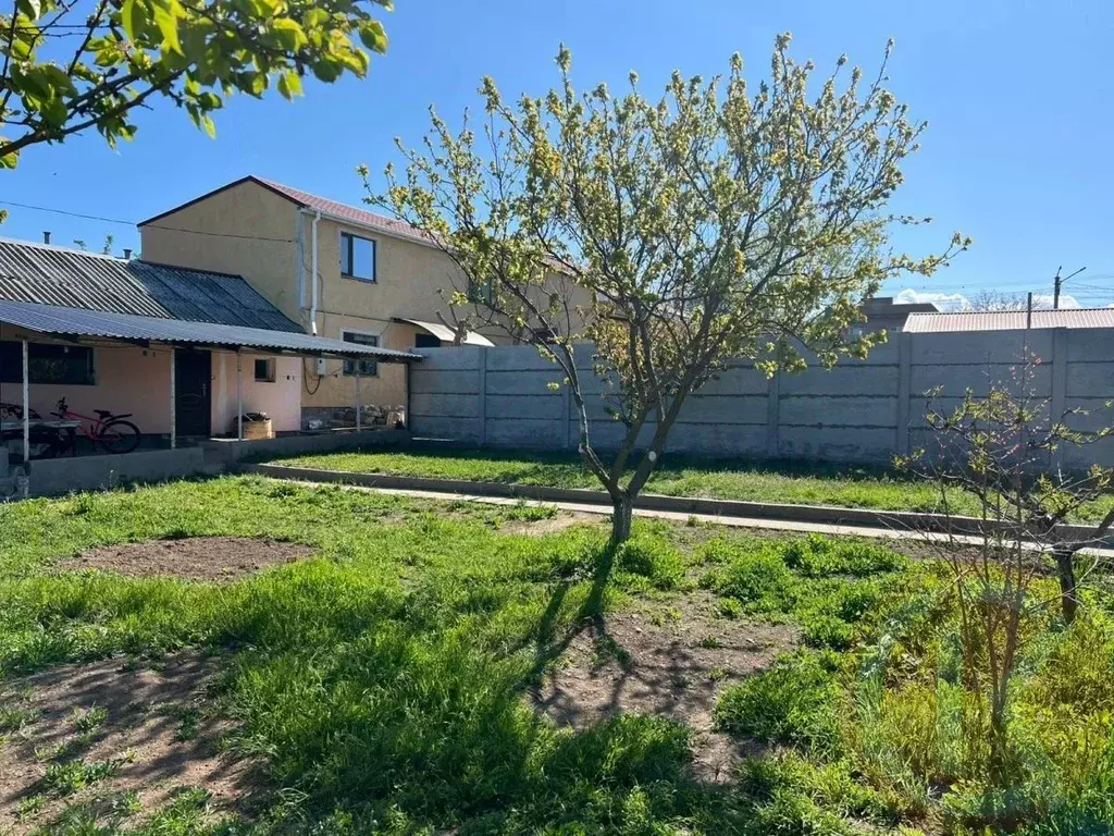 Дом в Крым, Черноморское пгт ул. Школьная, 36Б (24 м) - Фото 0