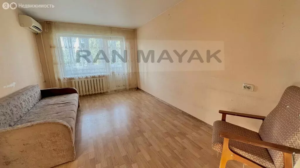 3-комнатная квартира: Майкоп, Прямая улица, 2А (52 м) - Фото 0