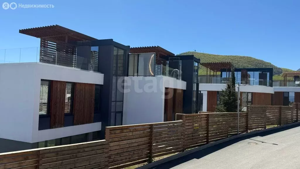 Дом в Республика Крым, муниципальный округ Алушта, село Виноградное, ... - Фото 1