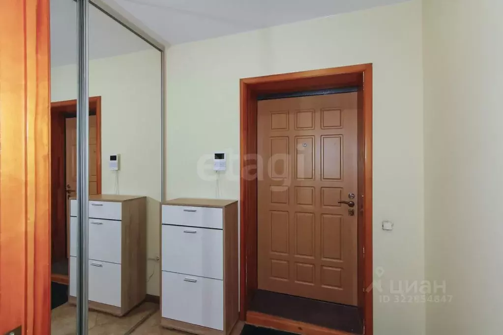 2-к кв. Тюменская область, Тюмень Сургутская ул., 11к2 (87.2 м) - Фото 2