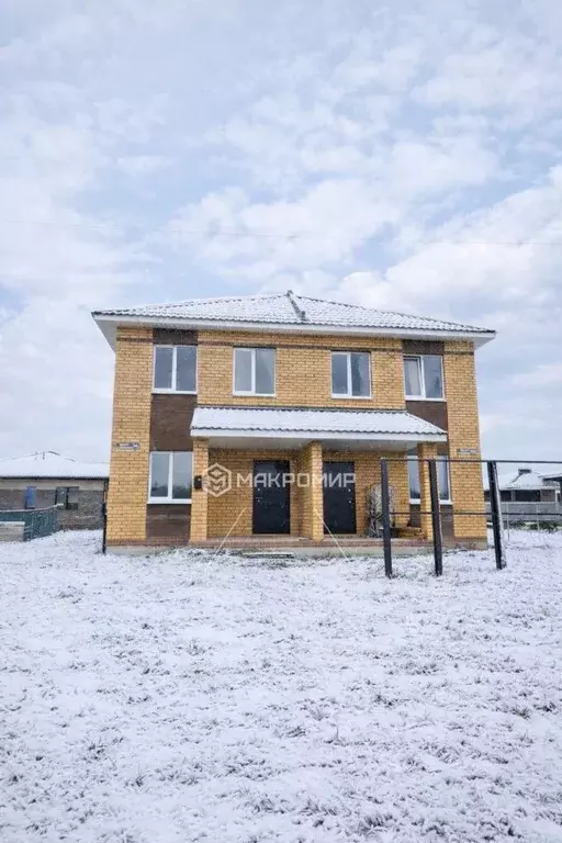 Таунхаус в Татарстан, Лаишевский район, Большекабанское с/пос, с. ... - Фото 1