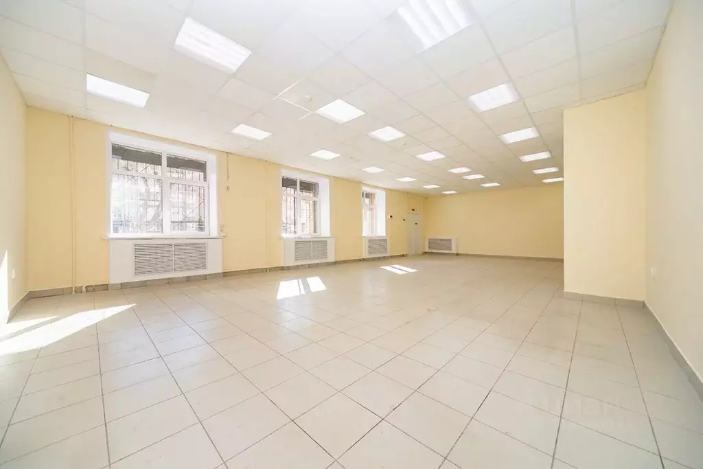 Торговая площадь в Пермский край, Пермь ул. Ивана Франко, 42 (81 м) - Фото 1