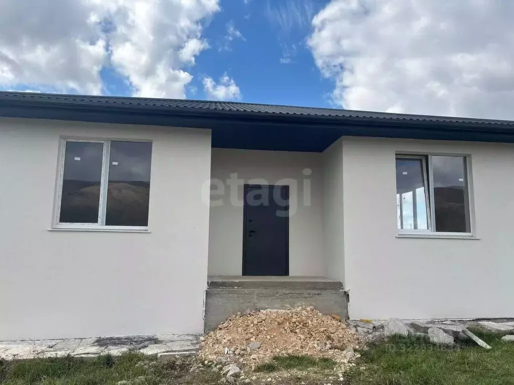 Дом в Крым, Симферопольский район, Добровское с/пос, с. Перевальное, ... - Фото 1