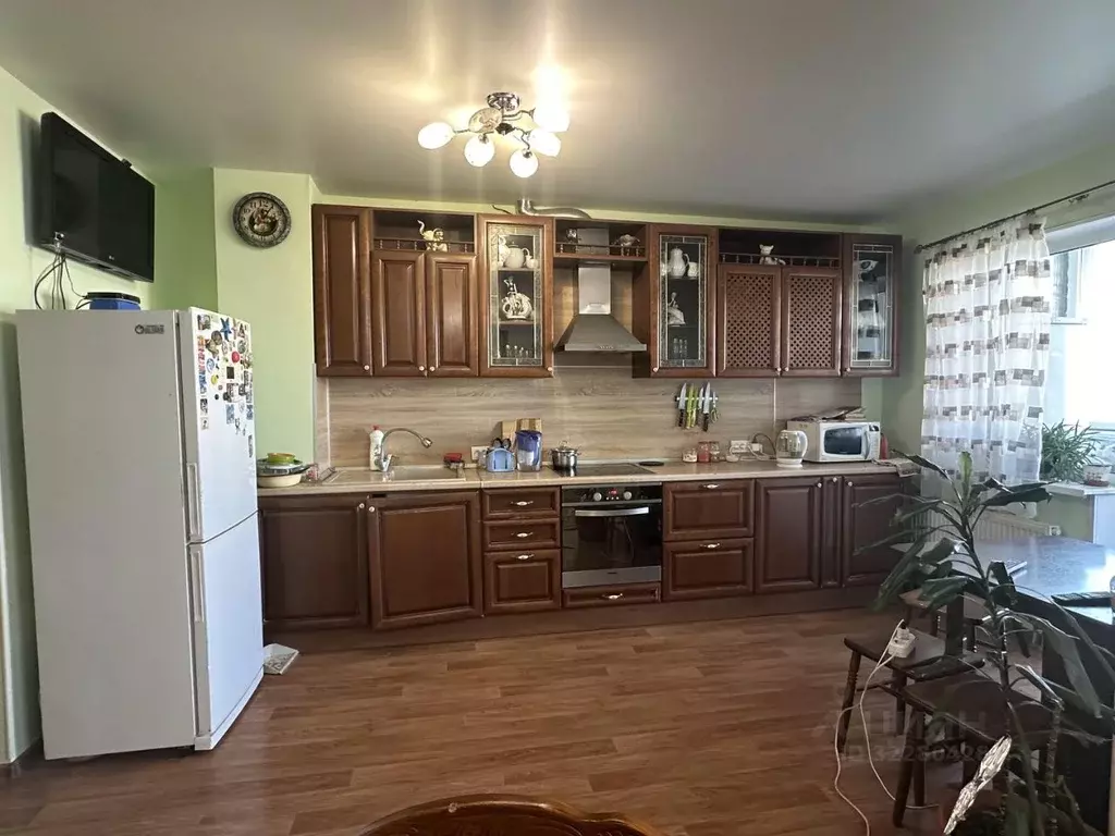 3-к кв. Саратовская область, Саратов ул. Усть-Курдюмская, 25 (96.0 м) - Фото 0