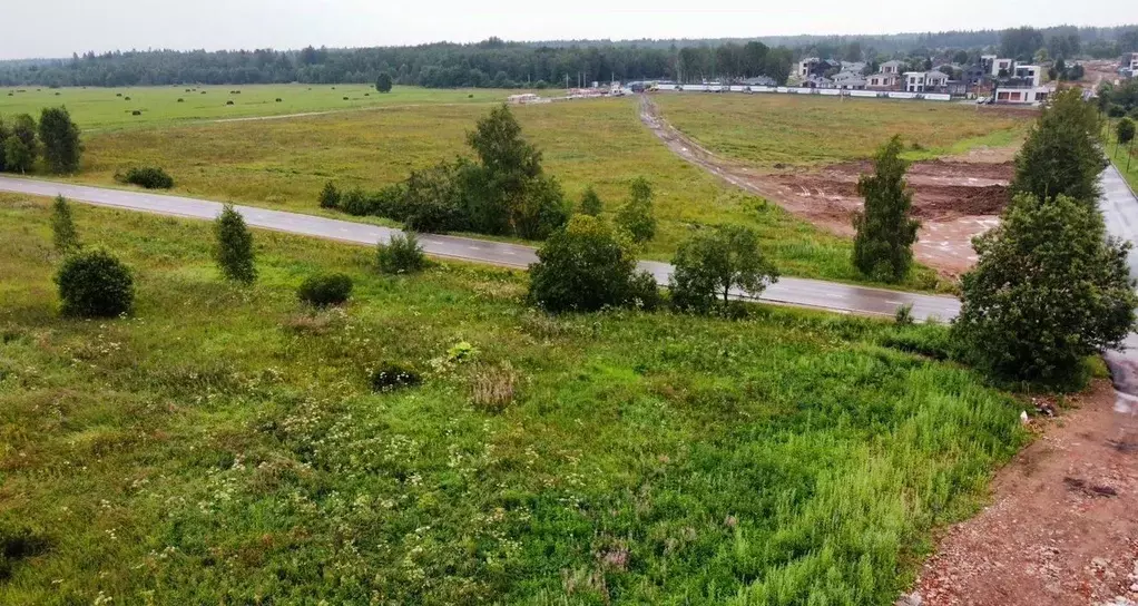 Участок в Московская область, Клин городской округ, д. Тиликтино  ... - Фото 1