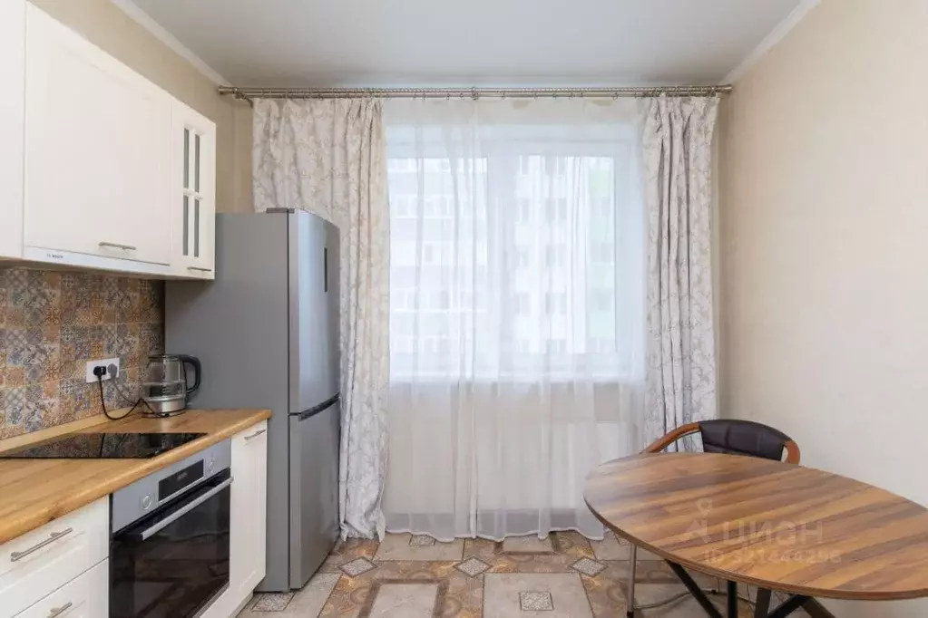 2-к кв. Тюменская область, Тюмень Велижанская ул., 68к1 (60.0 м) - Фото 0