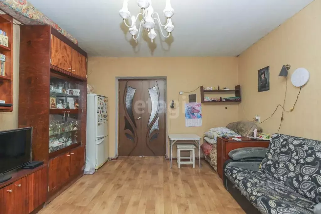 3-к кв. Омская область, Омск ул. 8-я Кировская, 101 (60.0 м) - Фото 0