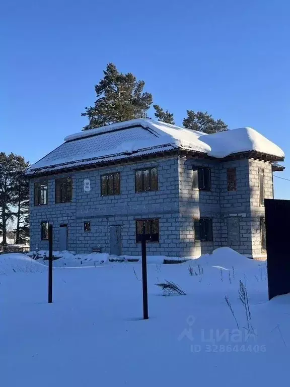 Дом в Свердловская область, Ревда ул. Панфилова, 26 (290 м) - Фото 1