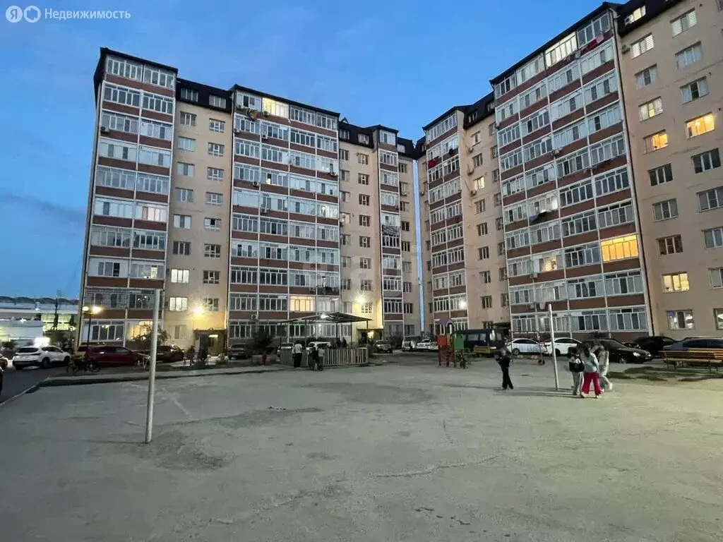 2-комнатная квартира: Каспийск, улица Ленина, 96 (70 м) - Фото 0