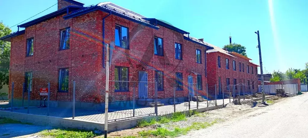 Таунхаус в Краснодарский край, Хадыженск Апшеронский район, ул. Ленина ... - Фото 0