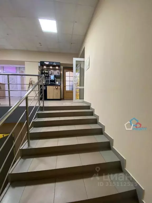 Помещение свободного назначения в Омская область, Омск ул. Химиков, 8 ... - Фото 0