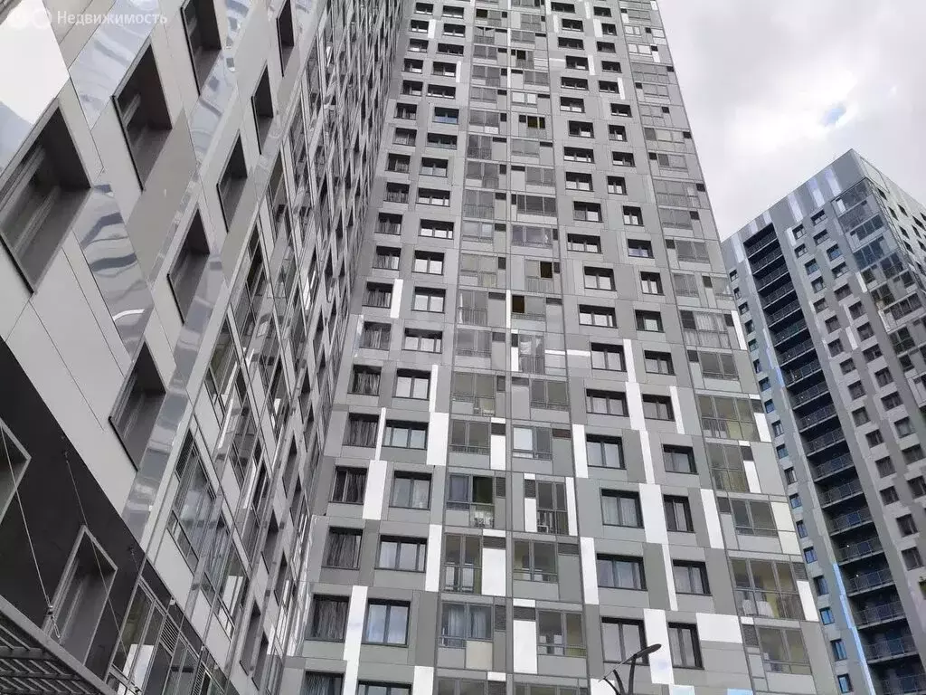 2-комнатная квартира: Пермь, улица Революции, 52Б (50 м) - Фото 1