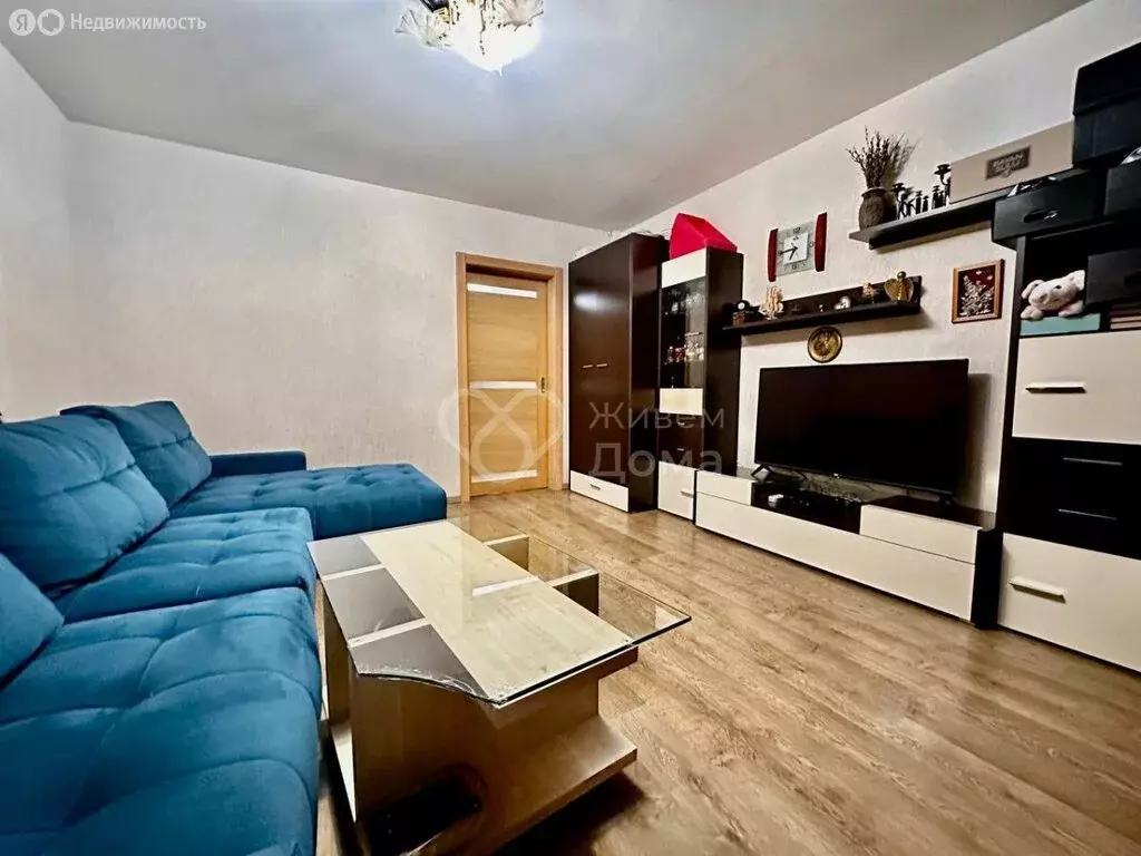 3-комнатная квартира: Волгоград, улица Маршала Ерёменко, 70 (71 м) - Фото 1