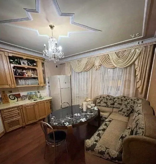 3-к. квартира, 90 м, 1/9 эт. - Фото 1