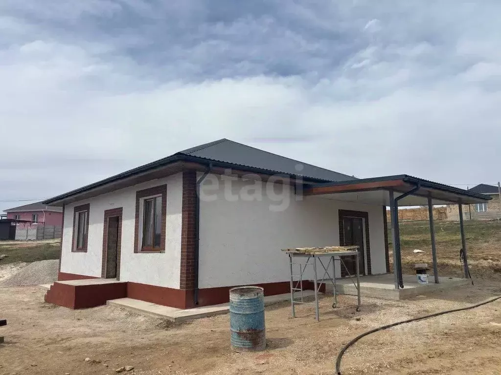 Дом в Крым, Симферопольский район, Добровское с/пос, с. Пионерское ул. ... - Фото 2