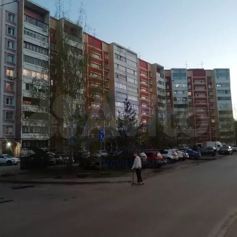 Доля в 2-к. квартире, 53,4 м, 8/8 эт. - Фото 1