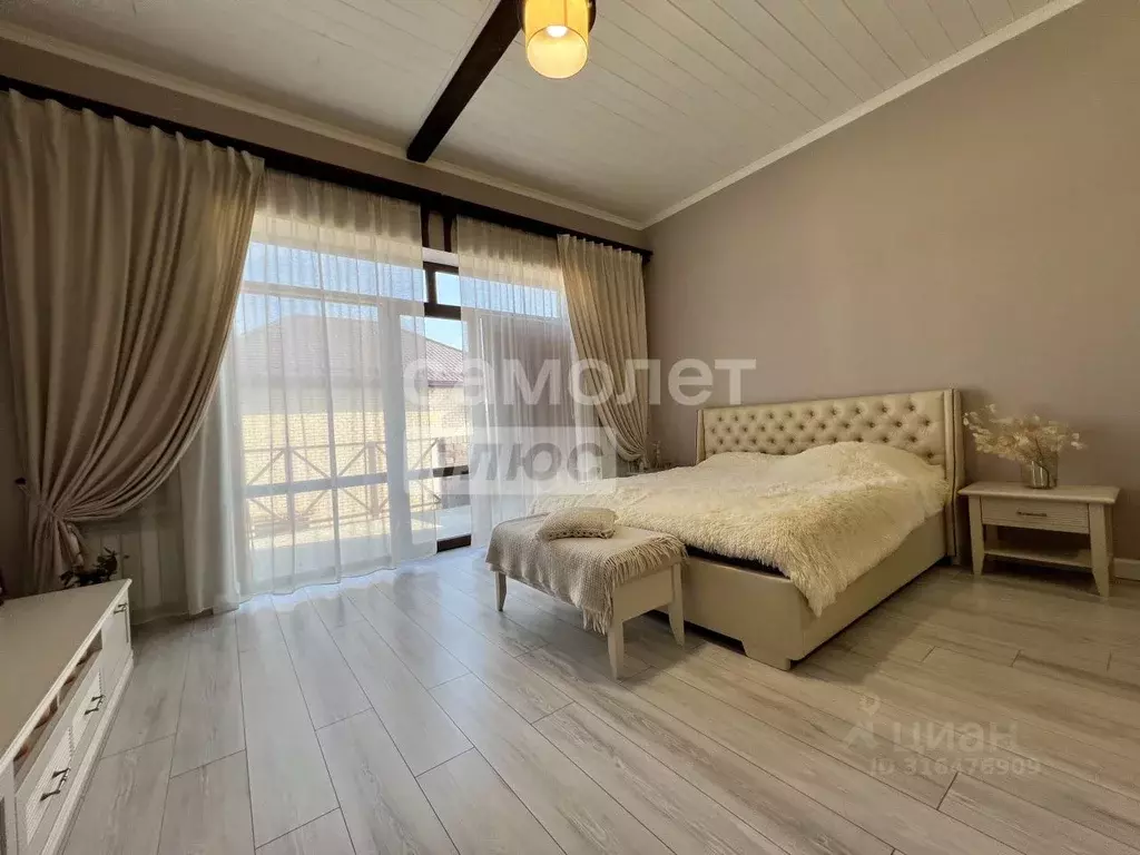 Коттедж в Курская область, Курск Цыганский Бугор кв-л,  (300 м) - Фото 0