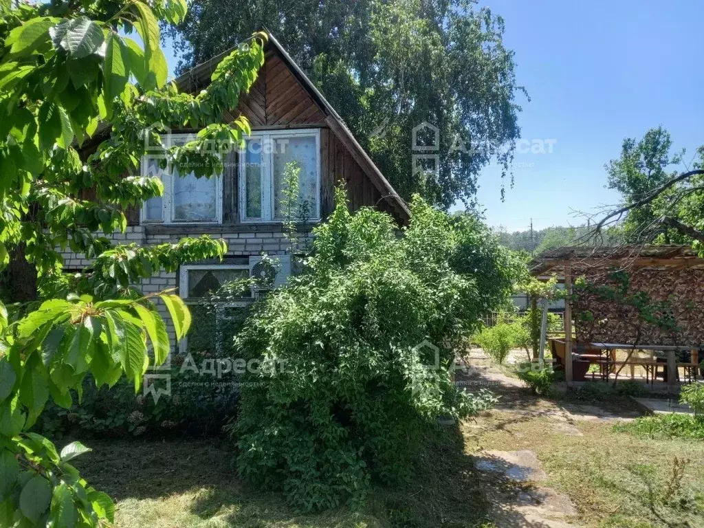 Дом в Волгоградская область, Среднеахтубинский район, Фрунзенское ... - Фото 0
