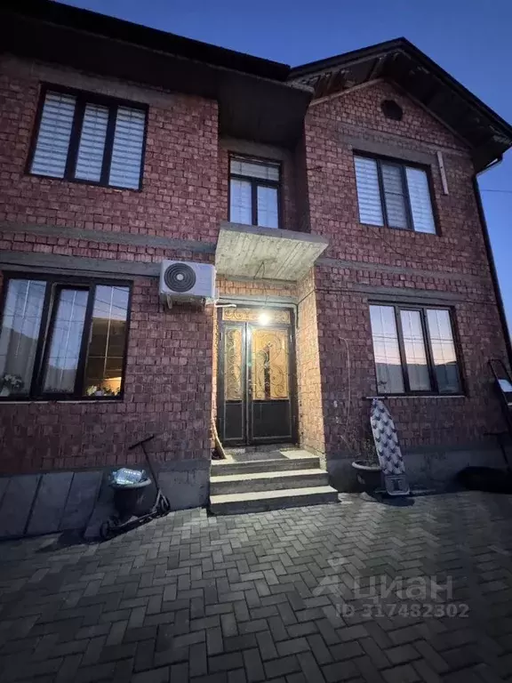Дом в Дагестан, Махачкала ул. Гаджи Абашилова, 14 (200 м) - Фото 0