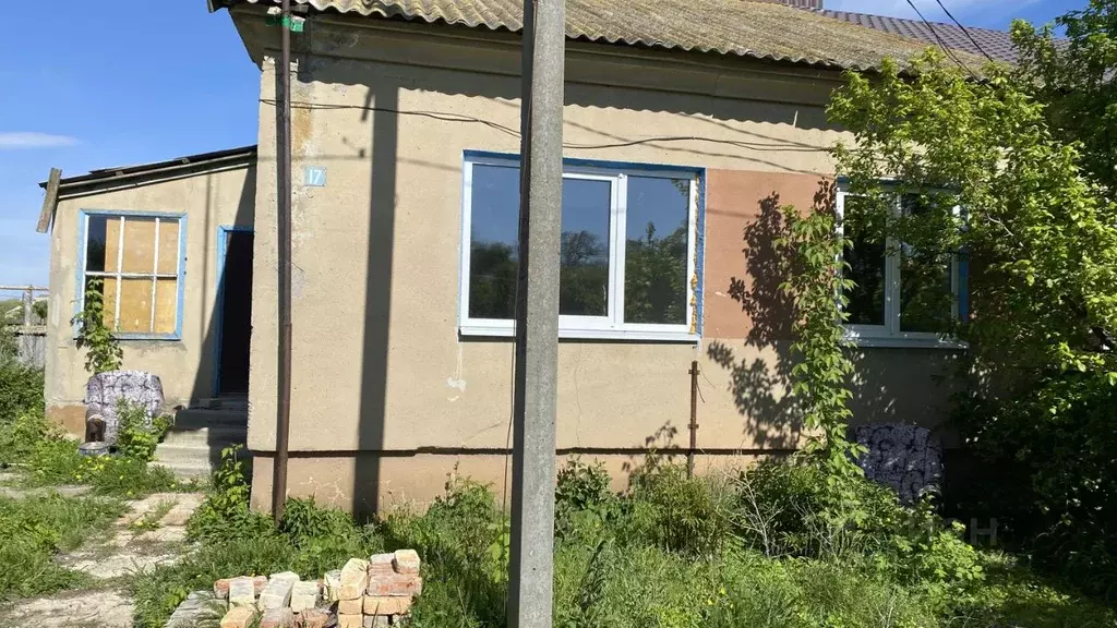 Дом в Саратовская область, Энгельсский район, Безымянское ... - Фото 0