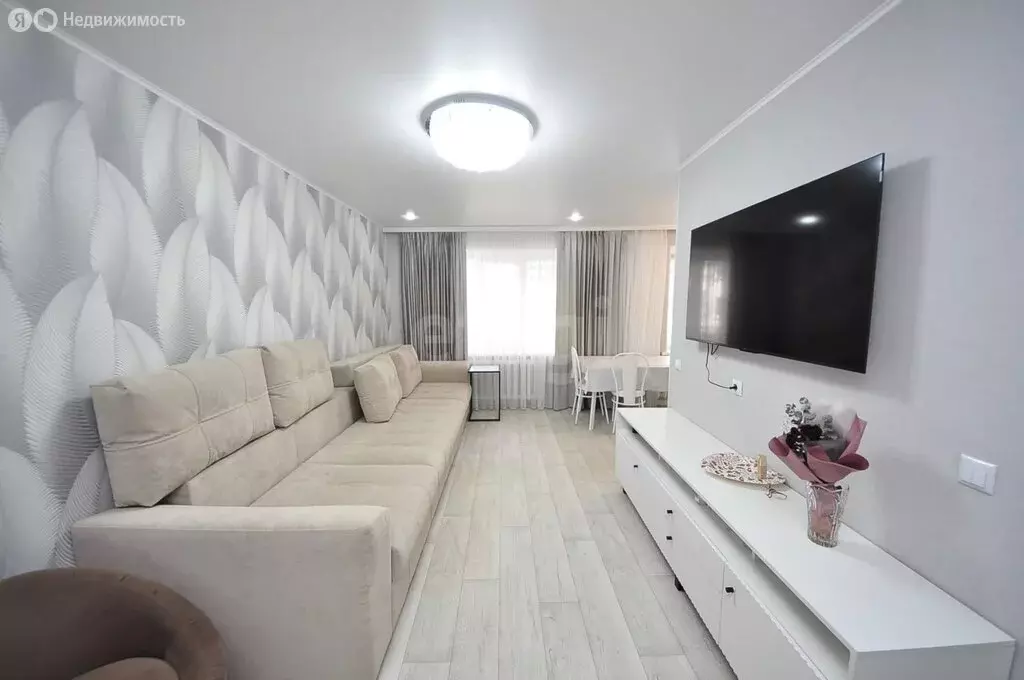 3-комнатная квартира: Салават, улица Карла Маркса, 24 (56.3 м) - Фото 1