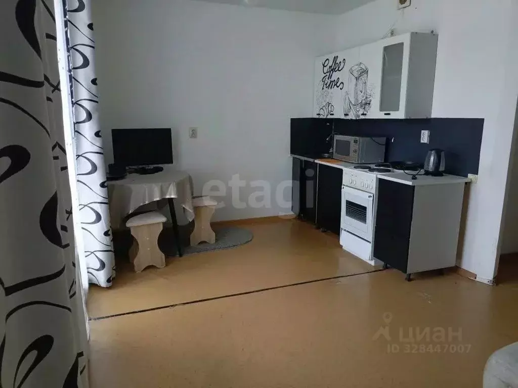 Студия Тюменская область, Тобольск 15-й мкр, 36 (23.0 м) - Фото 1